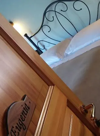 Couette-café Da Giua' 3*